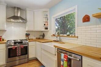 5711 Chesterfield Ave in Austin, TX - Building Photo - Building Photo