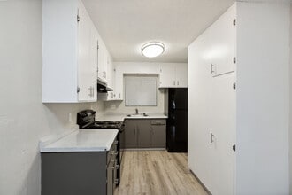 ReNew Miramonte in San Leandro, CA - Building Photo - Building Photo