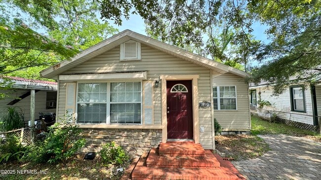 property at 1990 Baldwin St