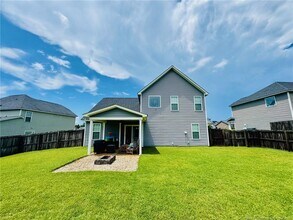 843 Screech Owl Dr in Hope Mills, NC - Building Photo - Building Photo