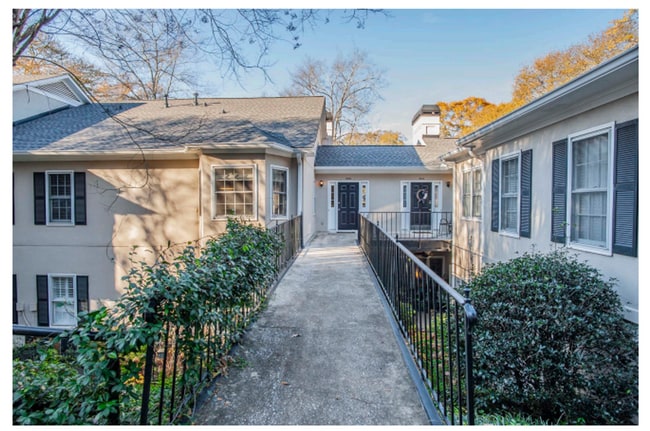 property at 306 S Pope St