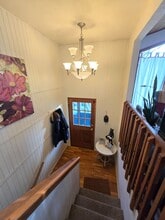 721 Cherry Ave NE in Bainbridge Island, WA - Foto de edificio - Building Photo