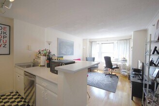 534 Beacon St, Unit 403 in Boston, MA - Building Photo - Building Photo
