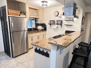 4709 Park Dr in Houston, TX - Building Photo - Building Photo