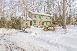 57 Ellise Rd in Mansfield, CT - Building Photo