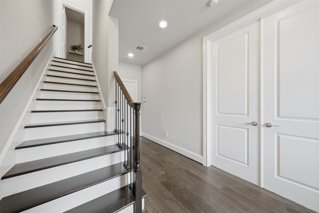 property at 8612 Emnora Ln