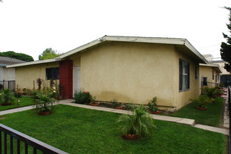 1352 N Parkside Ave in Ontario, CA - Building Photo - Building Photo