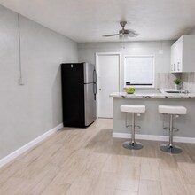 106 Cleveland St in Lake Worth Beach, FL - Foto de edificio - Building Photo