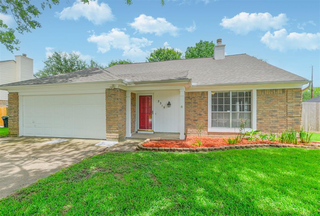 2315 Cunningham Dr in Pearland, TX - Foto de edificio