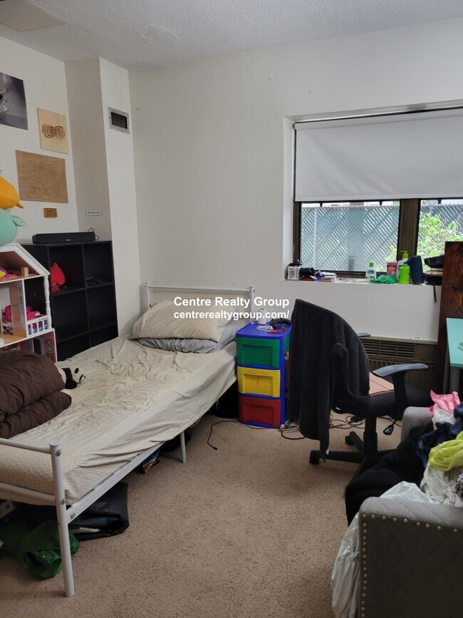 4 Cedar St in Wellesley, MA - Building Photo - Building Photo