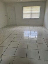 2710 NW 11th Pl in Fort Lauderdale, FL - Building Photo - Building Photo