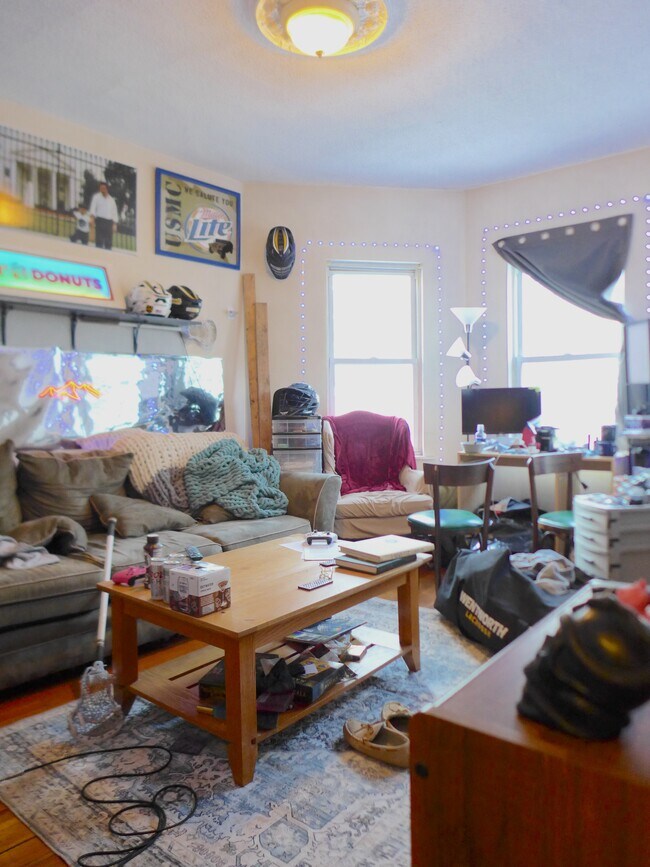 29 Darling St in Boston, MA - Foto de edificio - Building Photo