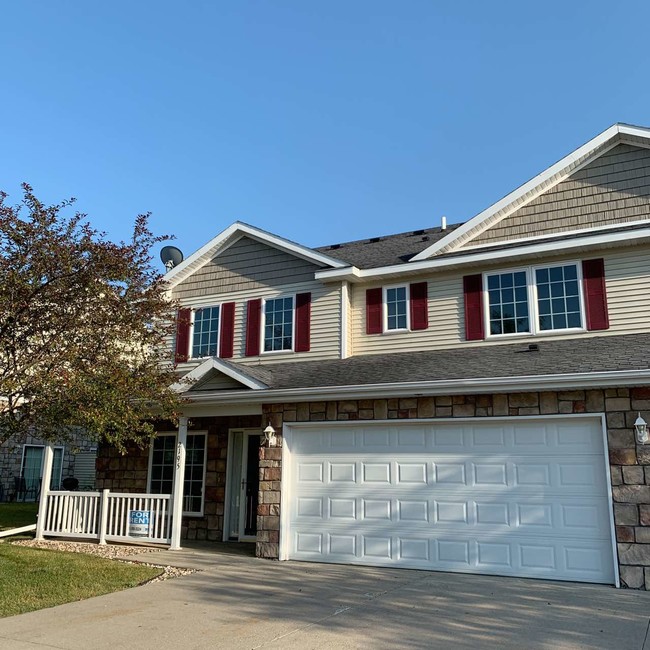 property at 2195 3rd Ave SW