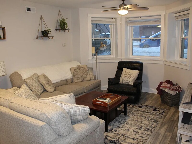 2336 N Maplewood Ave in Chicago, IL - Building Photo