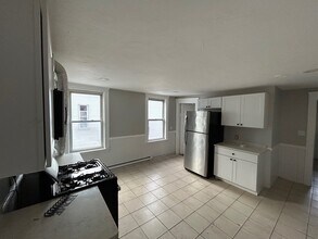 21 Henchman St in Worcester, MA - Building Photo - Building Photo
