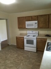 604 Elm St in Hogansville, GA - Building Photo - Building Photo