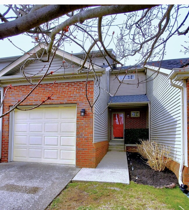 3009 Wavecrest Way in Lexington, KY - Building Photo