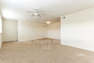 505 Corinthian Ave in Essington, PA - Building Photo - Building Photo