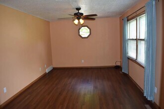 352 3rd Ave in Marion, IA - Building Photo - Building Photo