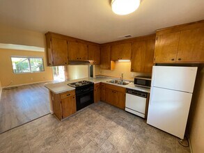 1001 Sycamore St, Unit Unit B in Chico, CA - Building Photo - Building Photo