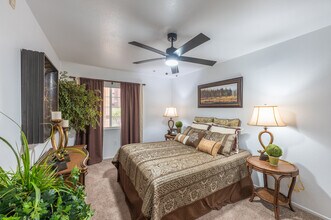 Carefree Senior Living at the Willows (55+) in Las Vegas, NV - Building Photo - Interior Photo