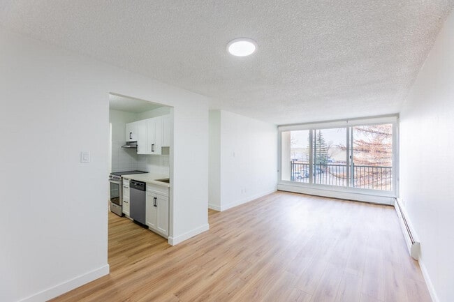 Wyldewood Estates in Calgary, AB - Building Photo - Building Photo