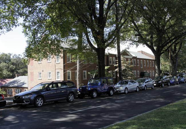 MacArthur Boulevard Apartments in Washington, DC - Building Photo - Building Photo