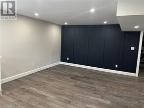 230 South Bend Rd E in Hamilton, ON - Building Photo - Building Photo