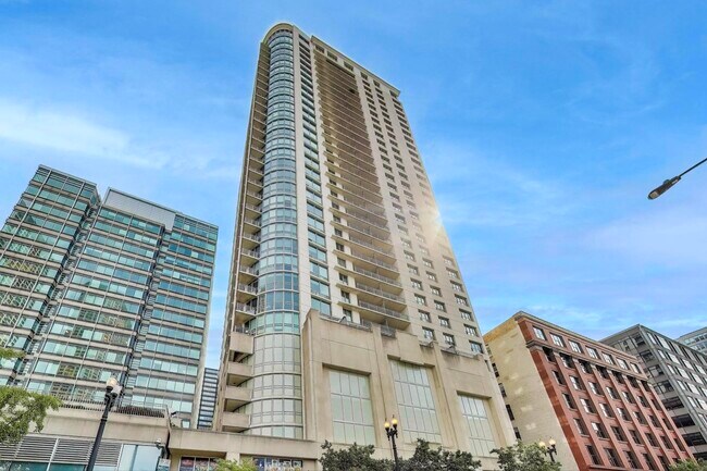 125 S Jefferson St in Chicago, IL - Building Photo - Building Photo