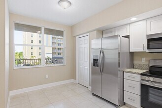 960 Starkey Rd in Largo, FL - Building Photo - Building Photo