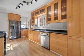 4044 Huron Ave in Culver City, CA - Building Photo - Building Photo