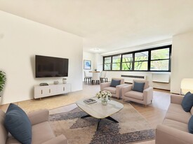 875 Boynton Ave in Bronx, NY - Building Photo