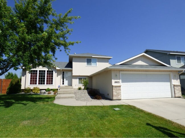 property at 19023 E Shannon Ln
