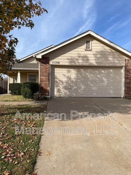 11108 N 143rd E Ave in Owasso, OK - Building Photo