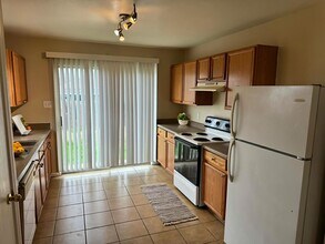 10711 Shaencrest in San Antonio, TX - Building Photo - Building Photo