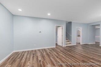 1560 Broadway Ave NW in Grand Rapids, MI - Building Photo - Building Photo