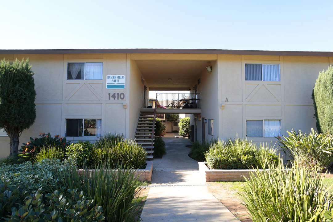 Rancho Villas Norte in Vista, CA - Building Photo