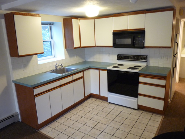 44 Lawrence Ln, Unit 1 Bedroom Apartment in Lexington, MA - Building Photo - Building Photo