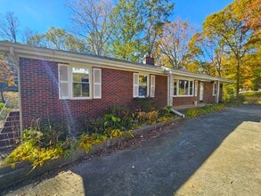 609 Memorial Dr Ext in Greer, SC - Building Photo - Building Photo