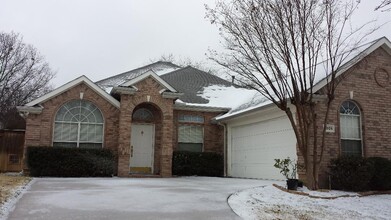 7805 Brook Meadow ln in Fort Worth, TX - Foto de edificio - Building Photo