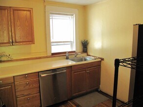 107 Dryden Rd, Unit 2 in Ithaca, NY - Foto de edificio - Building Photo