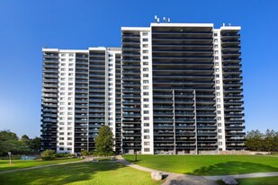 125 Bamburgh Circle in Toronto, ON - Building Photo