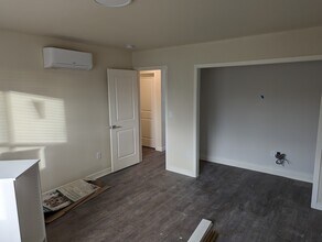 5209 S Pine St, Unit A in Tacoma, WA - Building Photo - Building Photo