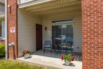 Henderson Square Luxury Apartments in King of Prussia, PA - Foto de edificio - Building Photo