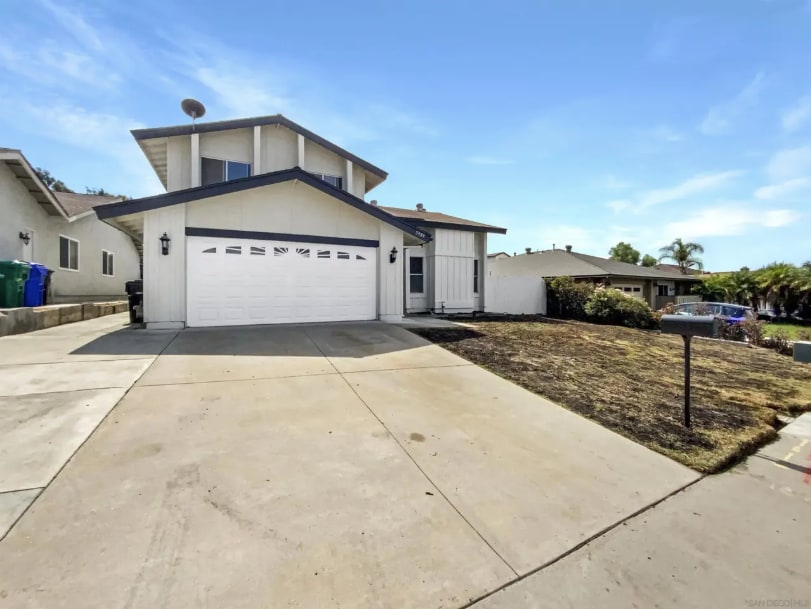 5989 Chaumont Dr in San Diego, CA - Foto de edificio