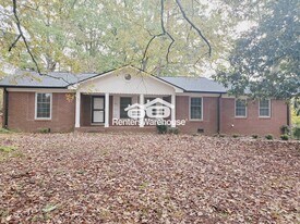 2020 Annette Ln SW in Austell, GA - Building Photo