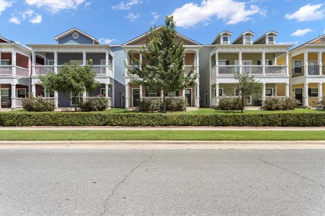property at 435 N Woods St