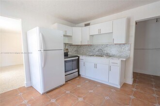 4351 NW 5th St-Unit -4351 in Miami, FL - Building Photo - Building Photo