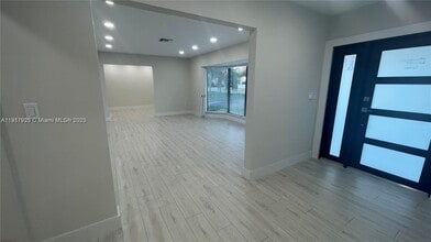 8320 SW 142nd St in Palmetto Bay, FL - Building Photo - Building Photo