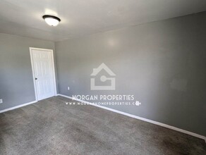 1807 Meridian St, Unit 1 in Anderson, IN - Foto de edificio - Building Photo